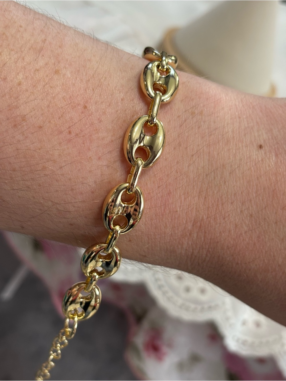 Gold Link Chain Bracelet - Women Jewelry - Picture 3 of 3